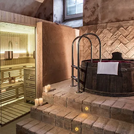 Corte San Carlo Aparthotel 4*