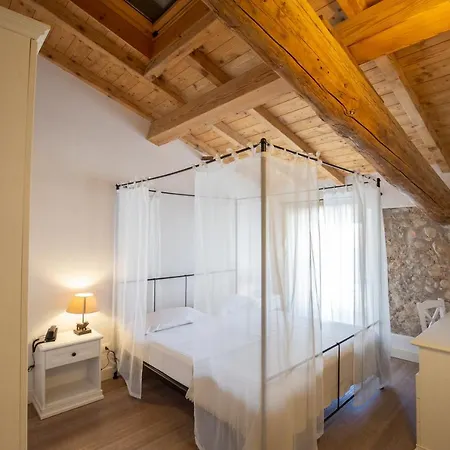 Corte San Carlo Aparthotel Cola (Verona)