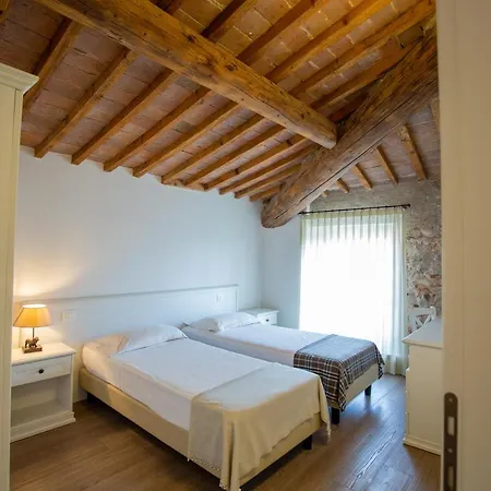Corte San Carlo Aparthotel Cola (Verona)
