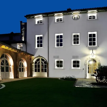 Corte San Carlo 아파트호텔 4*