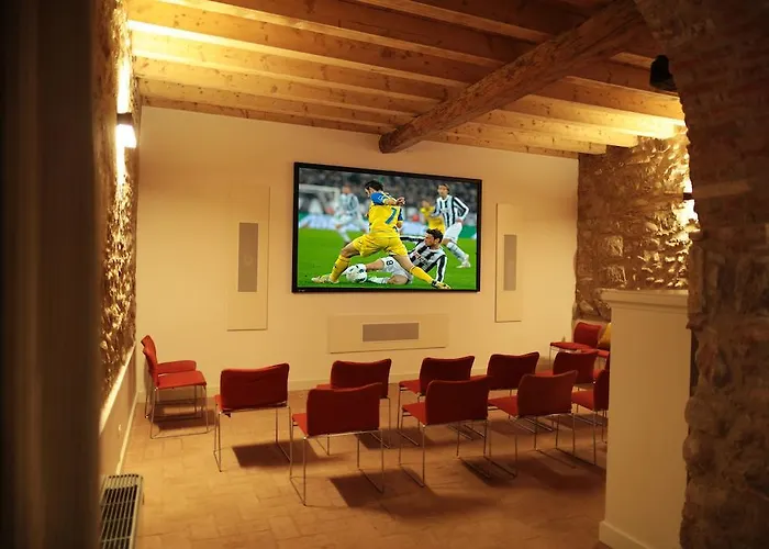 Corte San Carlo 4* 콜라