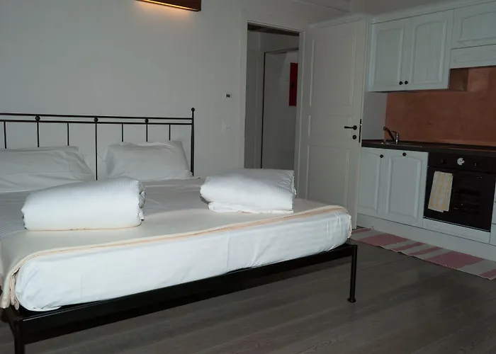 Corte San Carlo 아파트호텔 콜라